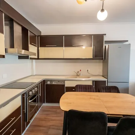 Tirent - Komuna E Parisit, 2 * Τίρανα