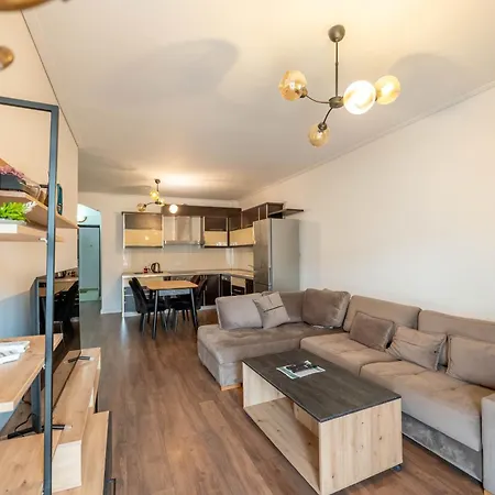 Tirent - Komuna E Parisit, 2 Daire *