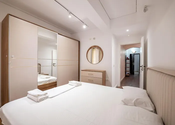 Tirent - Komuna E Parisit, 2 Daire Tiran