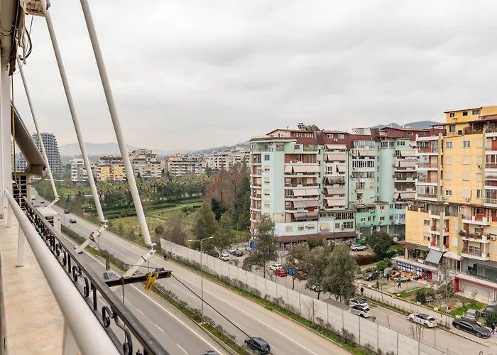 Tirent - Komuna E Parisit, 2 Daire *