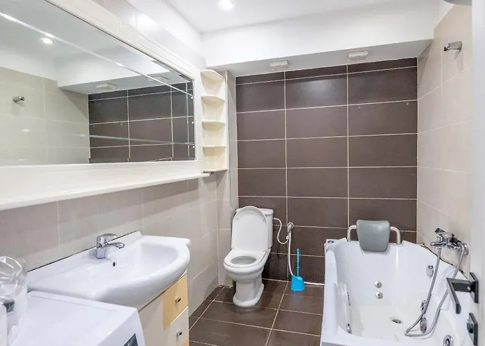 Tirent - Komuna E Parisit, 2 * Tiran